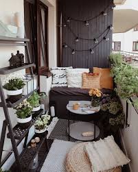 Outdoor furniture, durable, bright accessories, and container plants brighten up this outdoor space overlooking new york city. Pin On Balkon