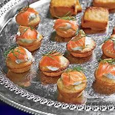 Mini Corn Cakes Smoked Salmon Dill Cra Me Fraa Che Recipe Recipe Creme Fraiche Recipes Finger Foods Easy Corn Cakes