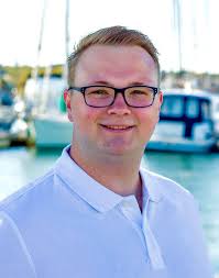 Job search for deck hand with culinary experience?