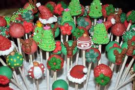 These cute and delicious christmas cake pop/truffles will look perfect on any christmas party table! Christmas Cake Pop Tutorials Cake Pop Ideas For Christmas