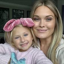 Where in Naples can you still get bottomless mimosas?