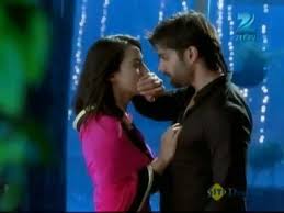 The show has completed a successful run of one year. Qubool Hai Hot Romantic Scenes Of Asad And Zoya Revisiting Karan Singh Grover And Surbhi Jyoti S Crackling Chemistry In Zee Tv S Hit Daily Soap Watch Videos Latestly