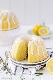 Rosmarin in rührteig und aprikosenkuchen ist etwas experimentell. Zitronen Rosmarin Kuchen Und Sugar Stories Gewinnspiel Lecker Backen Zitronenrezepte Lecker
