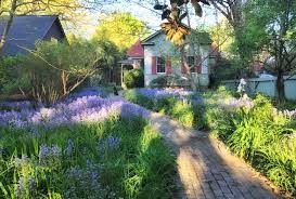 This 4,758 square foot house sits on a 0.25 acre lot and features 5 bedrooms and 5.5 bathrooms. Isabelle Bowen Henderson A Renaissance Woman S House And Gardens Raleigh Garden Club