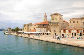 | gorgeous trogir (called trau by the venetians) is set within medieval walls on a tiny island, linked by bridges to both the mainland and to the far larger äŒiovo island. Best Things To Do In Trogir Old Town Placesofjuma