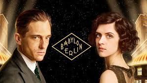 In den `goldenen 20er jahren', einer zeit des umbruchs, wird der junge kommissar gereon rath aus köln nach berlin versetzt. Babylon Berlin Sucht Uber 2000 Kompars Innen Musikexpress