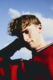 Maxwell Varey's 'Falling Down' Deals With The Mental Health Epidemic