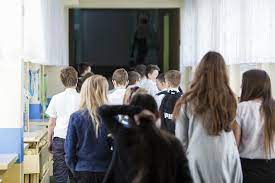 Na ten temat wypowiedział się minister zdrowia łukasz szumowski, który w poniedziałek był gościem w programie pierwszym polskiego radia. Powrot Do Szkol 2021 Kiedy Koniec Nauki Zdalnej Minister Nie Ma Watpliwosci Data Eska Pl