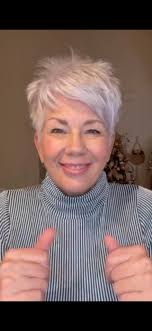 Does a short haircut look good