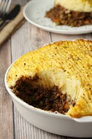 Filling And Comforting Vegan Shepherd S Pie Made With A Delicious Veggie Packed Veggie Mince And Cre Vegan Shepherds Pie Vegan Dinners Vegetarian Shepherds Pie