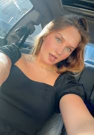 Taylor Brubaker's Instagram, Twitter & Facebook