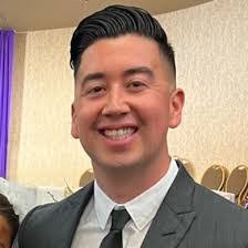 Justin Peil's Instagram, Twitter & Facebook