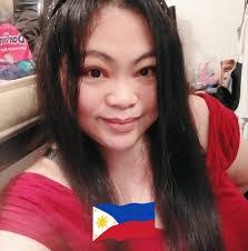 Amanda Hollenbach's Instagram, Twitter & Facebook