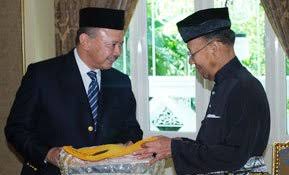 Ketua pegawai eksekutif lembaga zakat kedah. Lembaga Zakat Selangor Bantu Mangsa Banjir Kedah Rm100 Ribu Lembaga Zakat Selangor