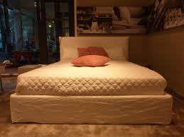 Das standardbett für paare hat eine größe von 180x200 cm. Polsterbettgestell Ghost 80 E Von Gervasoni Designermobel Aachen Mobeldesign Innenarchitektur Bett