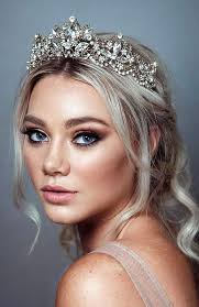Think a fab wedding hairdo is all about a mane to die for? 30 Chic Bridal Hairstyles For Your Special Day The Trend Spotter
