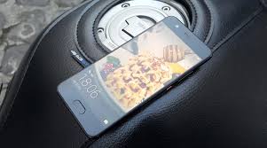 Résultat de recherche d'images pour "huawei p10 argent"