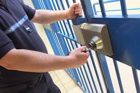 « tous ceux qui, pendant cinq mois, le premier samedi… » cette exigence du ciel vient s'insérer dans l'immémoriale tradition de la piété catholique qui, après avoir consacré la journée du vendredi à commémorer la passion de. Toulouse Le Cambrioleur Se Laisse Coffrer Pour Pouvoir Regarder Canal En Prison Actu Toulouse