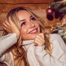 Emma heesters is a 24 year old singer, songwriter and musician from amsterdam, nl. Emma Heesters Youtube