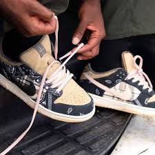 Laces unboxes nike travis scott x dunk low premium qs sb cactus jack. Nike Free Fit Black