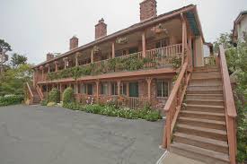 It is a charming queen anne victorian home that will take you back to a simpler time. Candle Light Inn Review What To Really Expect If You Stay
