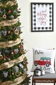How To Style A Nature Inspired Rustic Farmhouse Christmas Tree Farmhouse Christmas Tree Christmas Tree Inspiration Christmas Tree Ornaments