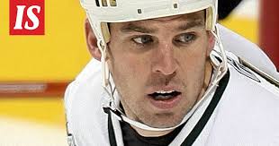 NHL: Matthew Barnaby ajoi autoa humalassa ilman rengasta