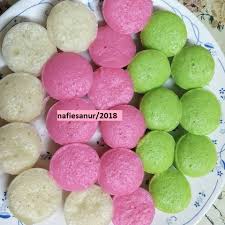 Kue apem selong ini memiliki tekstur yang lembut, rasanya begitu spesial dan istimewa. Resepi Apam Nasi Mudah