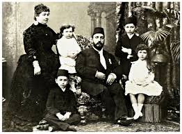 Khedive Tewfik Of Egypt With His Family A Family Portrait In 1880 S Modern Egypt Egypt African Royalty