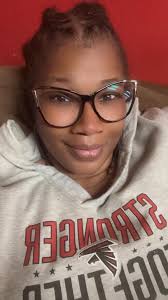 Ima jus sit this here 😂😂🤷‍♀️❤️🖤