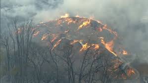 Fast Moving Fire Threatens Lives Homes East Of Perth Emergency Fire Perth Natural Landmarks