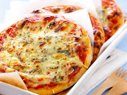 Pizza Aux 4 Fromages Recettes Recette Recettes De Cuisine Recette Recette Pizza