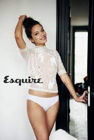 My way is het openhartige verhaal van dj en vlogger monica geuze. Vrouw Om Van Te Houden Monica Geuze