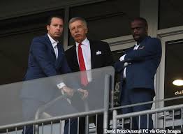 Arsenal owner stan kroenke has ordered his controversial television channel myoutdoortv motv to remove all bloodsports content in response to the public backlash that the american billionaire has. Arsenal Fans React To Report Stan Kroenke Is Helping Club Financially