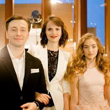 Сергей безруков родился в актерской семье. Sergej Bezrukov Snyal V Roli Docheri V Filme Posle Tebya Svoyu Odnofamilicu Vokrug Tv
