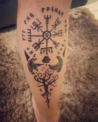 Wikinger Tattoo An Der Wade Kompass Raben Lebensbaum Runen Wikinger Tattoo Wikinger Tattoo Symbole Wikinger Kompass Tattoo