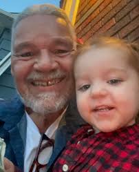 So stinkin adorable! The kid is cute too