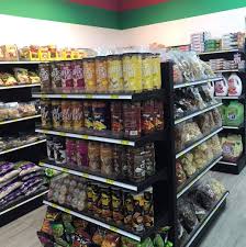 Dekat kawasan saya ada dua kedai runcit lama. Kedai Serbaneka 77 Halal Grocer Penuhi Keperluan Pengguna Muslim Buka Peluang Bisnes Prebiu Com