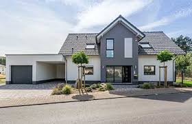 Die junge bauherrenfamilie konnte es kaum erwarten den grundstein für das eigenheim zu. Musterhauser Von Kern Haus Hurra Wir Bauen