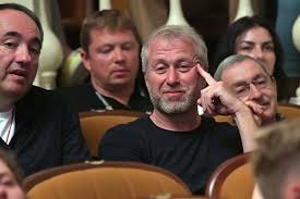 Why roman abramovich bought chelsea, reshaped the club, and is aiding community during according to chelsea director eugene tenenbaum, from roman abramovich buying the football club. Abramovich Reshil Suditsya S Izdatelem Knigi Lyudi Putina