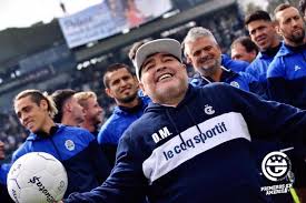 Its stadium is the juan carlos zerillo, known as the estadio del bosque, capacity for 33.000. Maradona Continuara En Gimnasia Y Esgrima Fichajes Net