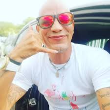 Richard "El Flaquito Con Swing" Nivar