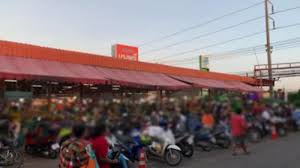 นั่งรถเมล์ได้ทุกสายที่มาลงสำโรง (เช่น สาย 2, 23, 25, 45, 102, 141, 129, 508, 511, 513, 536 ฯลฯ) จากนั้นต่อรถสองแถว รถเมล์มายังบางพลี หรือขึ้น. Gnpiygnnmrqysm