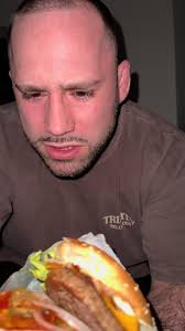 Burger Eggspert Review