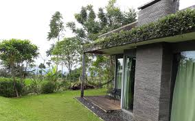 Umat muslim yang rutin melafalkan al quran akan terhindar dari kegelapan kubur dan diringankan siksanya. Konten Islam Kenali Fakta Hadapi Realita Portal Berita Konten Islam Berita Islam Berita Indonesia