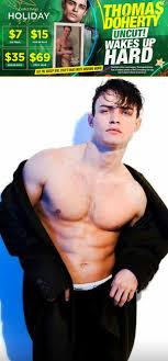 Hollywood Xposed | Thomas Doherty – SexFlexible