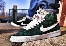 Nike Blazer Mid Suede Co Jp Tebar Nike Blazer Baskets Nike Chaussures De Sport Mode