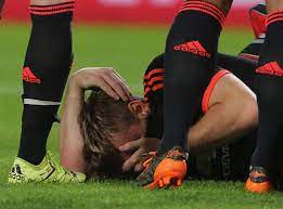 Luke shaw 2nd on the operating table shaw was taken to hospital ziekenhuis st anna outskirts of eindhoven in the 3rd night after a broken right leg in the match between manchester united and psv. Luke Shaw Injury Manchester United Defender To Remain In Eindhoven Hospital After Post Match Operation The Independent The Independent