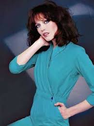 Tanya roberts était célèbre pour avoir campé le rôle de la géologue stacey sutton dans ces dernières années, tanya roberts était surtout connue pour son rôle dans la série « that'70s show. Tanya Roberts In 2020 Charlies Angels Charlie S Angels Bond Girls