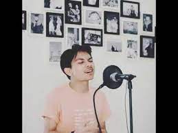 C e aku tak mudah mencintai am c7 tak mudah bilang cinta f em tapi mengapa kini denganmu dm g aku jatuh cinta c e tuhan tolong dengarkanku am c7 beri aku dia f em dm tapi jika. Aku Tak Mudah Mencintai Tak Mudah Bilang Cinta Youtube